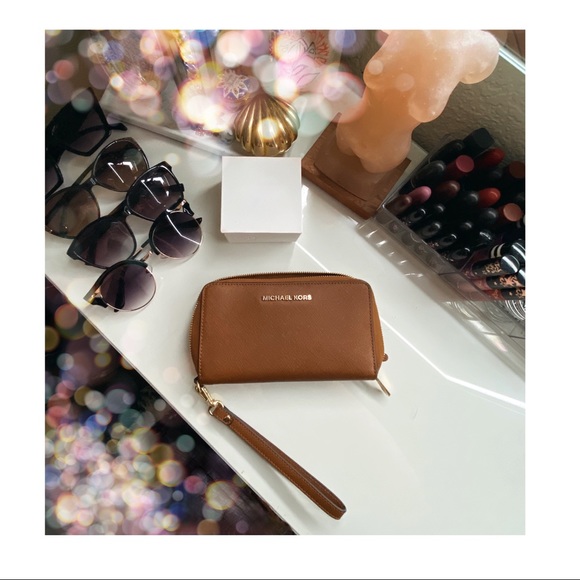 Authentic Michael Kors wallet - Picture 9 of 11